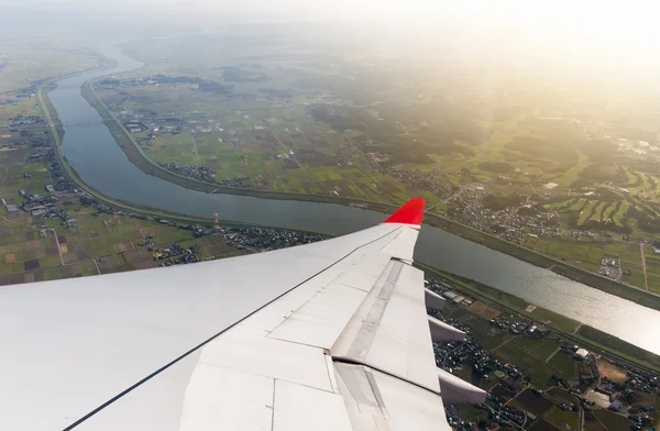 Wing plane with river and landscape — Φωτογραφία Αρχείου