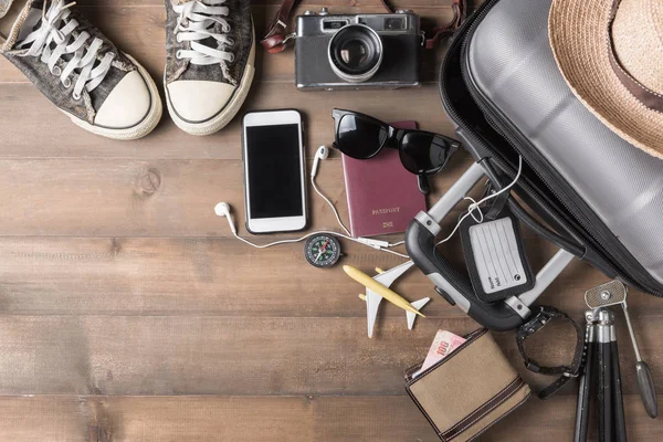 Trajes de accesorios de viaje. Pasaportes, equipaje — Foto de Stock