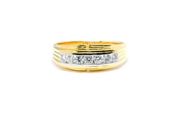 Hermoso anillo de oro con diamante aislado —  Fotos de Stock
