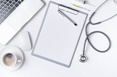 Doktor Danışma tablo stetoskop ile Üstten Görünüm