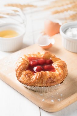 Danimarka kiraz ile ekmek ve tepesi jam 