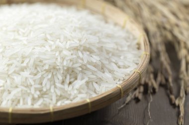 bambu sepet içinde pirinç yasemin