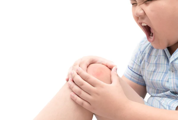 Niño gordo obeso que sufre de dolor de rodilla — Foto de Stock