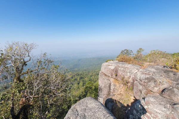 Rock and landscape from viewpoint in Phu Hin Rong Kla — Stock Photo, Image