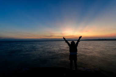 özgürlük ve mutluluk geri ile 2018 yılın ilk gündoğumu yan 