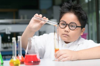 test tüpü ile sevimli çocuk yapma deneme