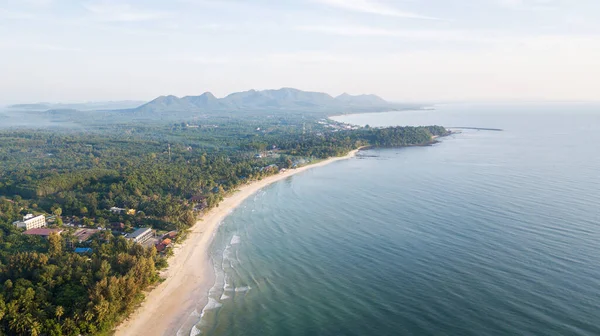 Pohled shora na pláž Thung Wua Laen, chumfon — Stock fotografie