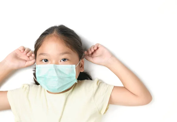Мила Азіатська Дівчинка Захисною Маскою Білому Тлі Wuhan Coronavirus Epidemic — стокове фото