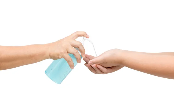 Μητρική Πιέζοντας Χέρι Μπουκάλι Και Χύνοντας Οινόπνευμα Βάση Την Απολύμανση — Φωτογραφία Αρχείου