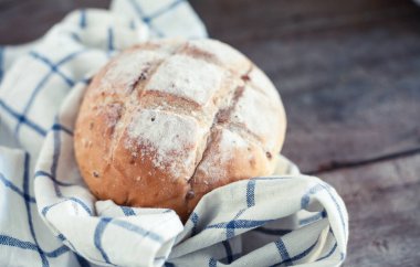 Taze pişmiş ekmek.