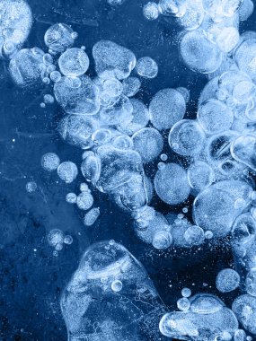 Donmuş suyun makro görüntüsü