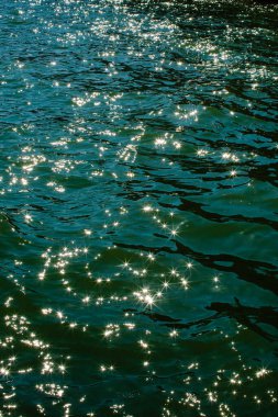 Zümrüt renginde yıldızlar