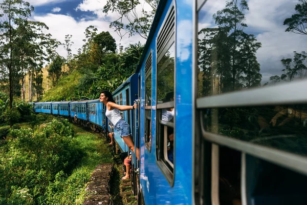 Girl Travels Train Beautiful Places Beautiful Girl Traveling Train Mountains — Stock Photo, Image