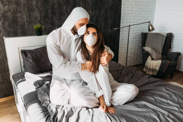 Couple Love Quarantined Home Couple Stayed Home Epidemic Man Woman — Stock Photo, Image