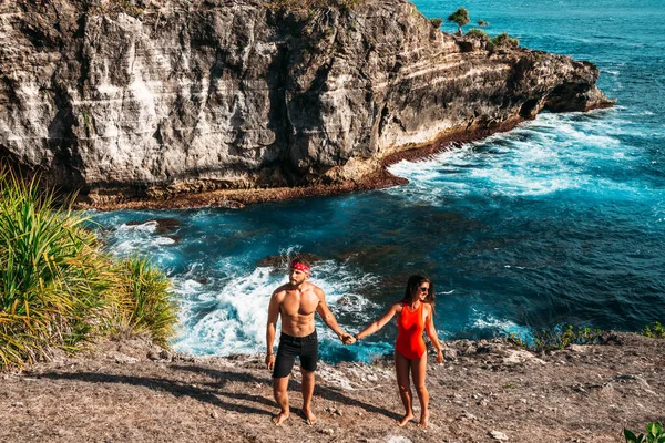 Una Coppia Innamorata Sulla Spiaggia Bella Coppia Mare Sull Isola — Foto Stock