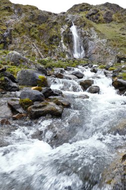 Cascada en los andes
