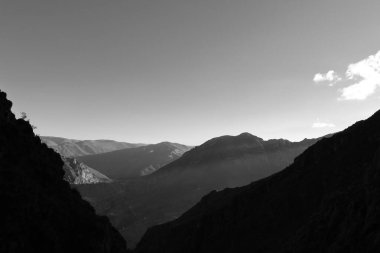 Horizonte montañoso