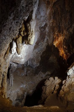 Interior de la gruta de Huagapo