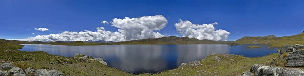 Laguna Huacracocha — Fotografia de Stock