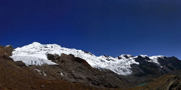 Nevado durante la noche — 图库照片