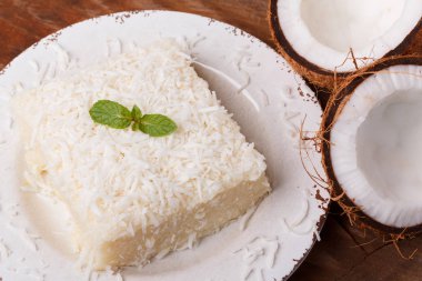 Brezilyalı geleneksel tatlı: tatlı kuskus (tapyoka) puding 