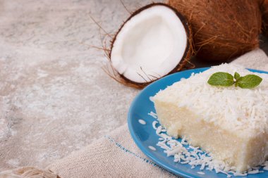 Brezilyalı geleneksel tatlı: tatlı kuskus (tapyoka) puding 