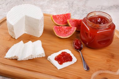 Brezilyalı tatlı Romeo ve Juliet, goiabada reçel guava ve ch