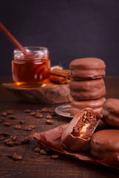 Бразильское медовое печенье pao de mel
 