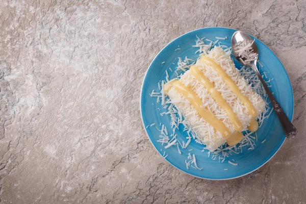 Braziliaanse traditionele dessert: pudding zoete couscous (tapioca) — Stockfoto