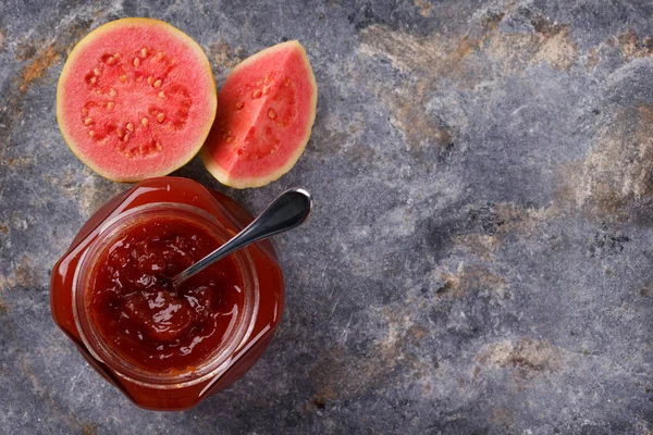 Brezilyalı tatlı goiabada - guava reçel — Stok fotoğraf