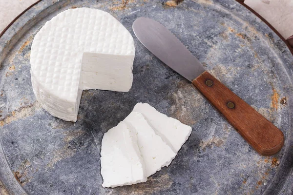 Roda de queijo tradicional brasileiro Minas — Fotografia de Stock