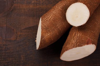 Manihot esculenta (manyok, yuca, manyok, mandioca, Brezilyalı ar