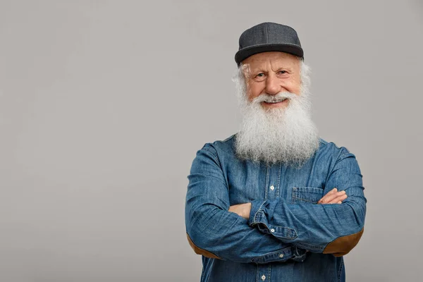 Old man with a long beard — Stock Photo, Image