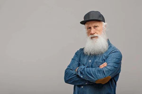 Old man with a long beard — Stock Photo, Image