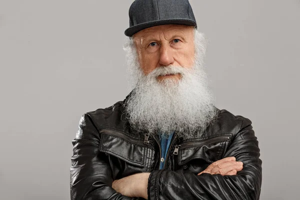 Old man with a long beard — Stock Photo, Image