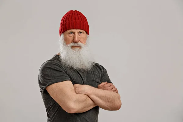 Velho com uma longa barba — Fotografia de Stock