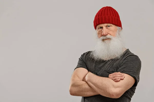 Velho com uma longa barba — Fotografia de Stock