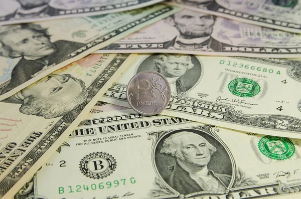 Para Euro sikkeler ve banknotlar. Enflasyon kavramı, iflas, döviz kuru