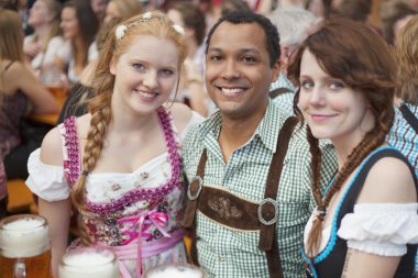 Oktoberfest zevk arkadaş 