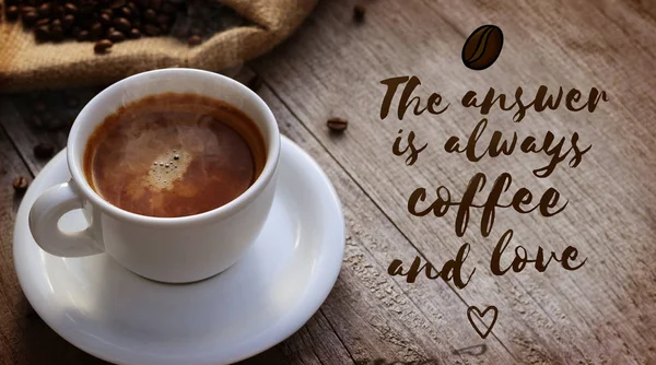 Kaffe citat bredvid kaffekoppen — Stockfoto