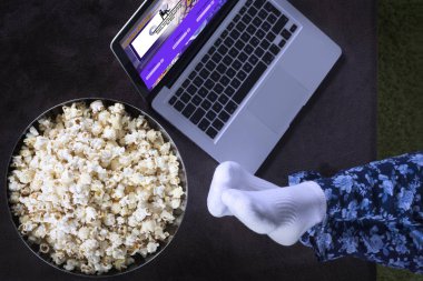 Yasadışı Film Online izlemek