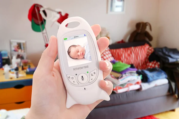 Förälder har äntligen tid att städa upp huset — Stockfoto