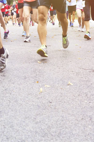 Maratón de carrera - primer plano de las piernas — Foto de Stock