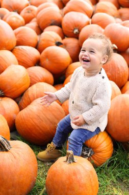 Kabak alandaki küçük çocuk