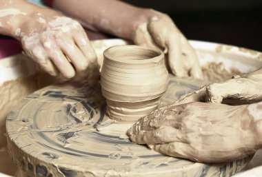 Potter iş başında.