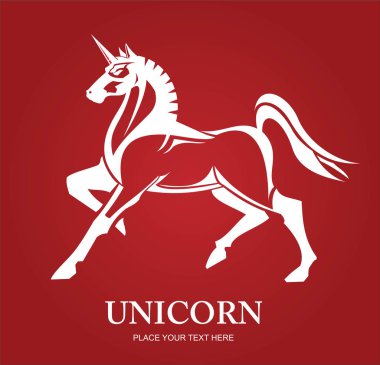 Beyaz tek boynuzlu at, tek boynuzlu at üzerinde kırmızı beyazlı duran