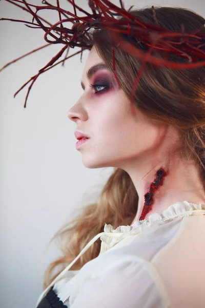 Close-up portrait of girl with fx make-up of vampire — Stock Photo, Image