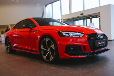 Minsk, Belarus 14 Mart 2018: Audi Rs5 spor Minsk Bayi Merkezi