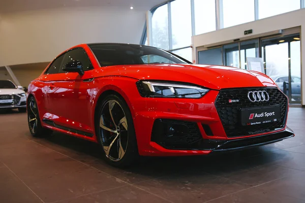 Марта 2018 Года Audi Rs5 Sport Дилерском Центре Минске — стоковое фото