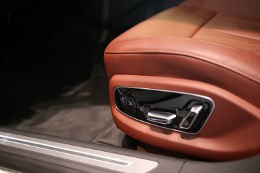 Minsk, Belarus 14 Mart 2018: Yeni Audi A8 ve A8l Minsk otomotiv gazetecileri sunusu